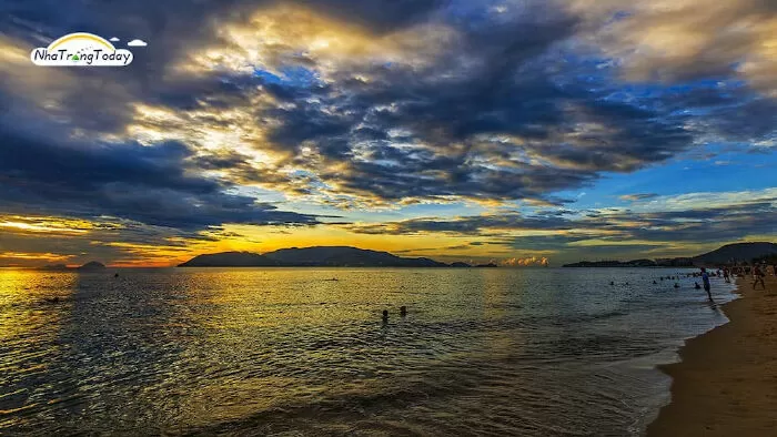 Chiều Nha Trang - Hoàng Anh