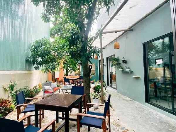 Six On Six Cafe