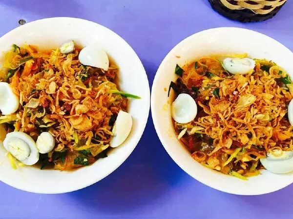 Bánh tráng trộn cô Hằng
