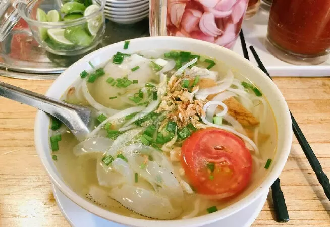 Bún sứa và chả cá chợ Đầm Nha Trang