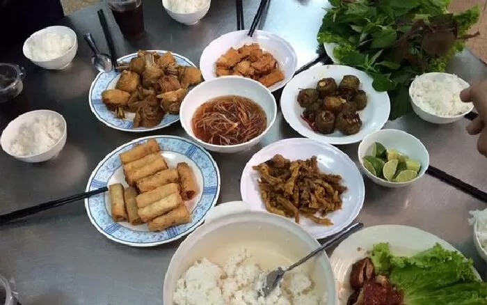 Cơm chay Thuyền Viên