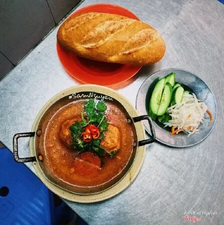 Bánh mì xíu mại Cô Phương