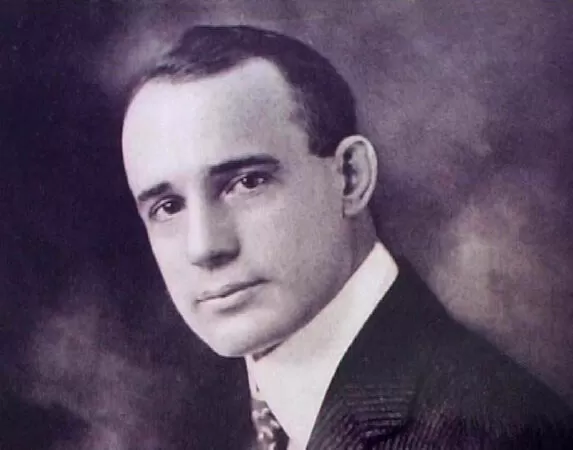 Napoleon Hill (26/10/1883 - 8/11/1970)
