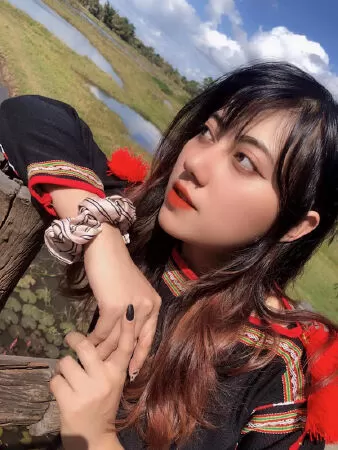 Cô gái Ê Đê (Sưu tầm)