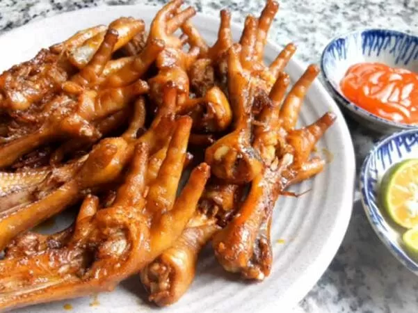 Chân gà nướng Minh Khai