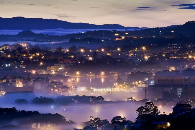 Đà Lạt mộng và hoa - Hoàng Thanh Tâm