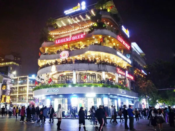 Chợ đêm Hà Nội