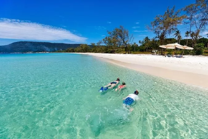 Đảo Koh Rong (កោះរ៉ុង) - Kâmpóng Saôm, Campuchia