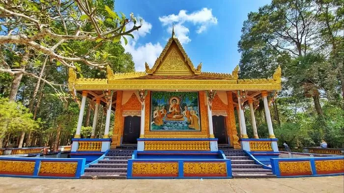 Chùa Dơi