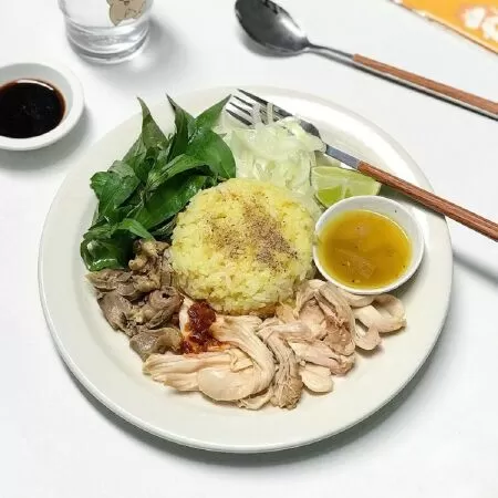 Cơm gà Anh Xí