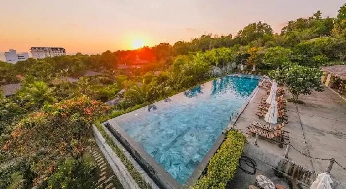 Lahana Resort & Spa