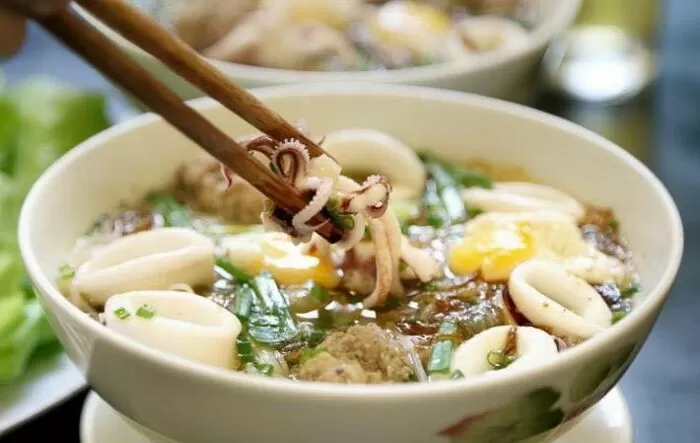 Hủ tiếu mực Ông Huỳnh