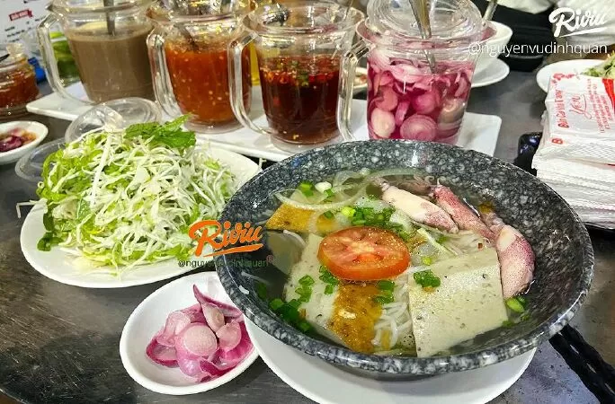 Hủ tiếu mực Yến Nha Trang