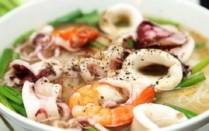 Hủ tiếu mực Anh Bum