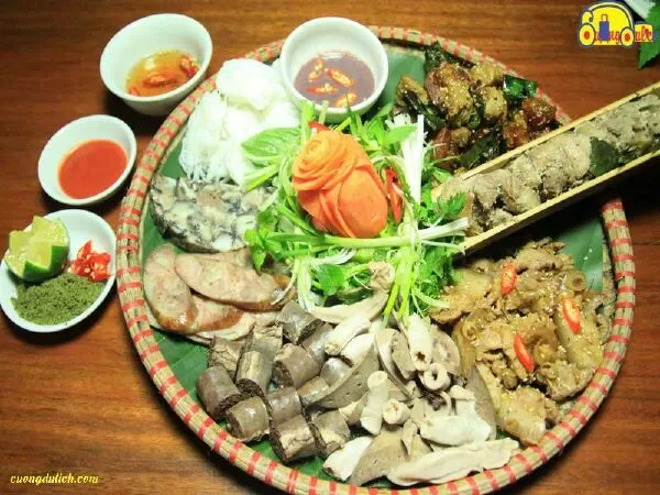 Nhà hàng Phố Núi
