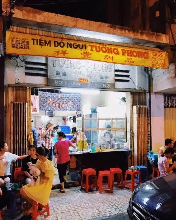 Tiệm đồ ngọt Tường Phong