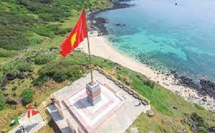 Cột cờ Phú Quý