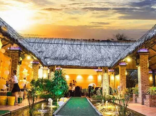 Nhà Hàng La Vang