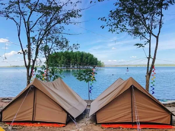 Mã Đà Lakeview camping