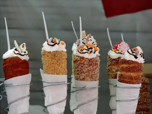 Bánh Kürtőskalács (Hungary)