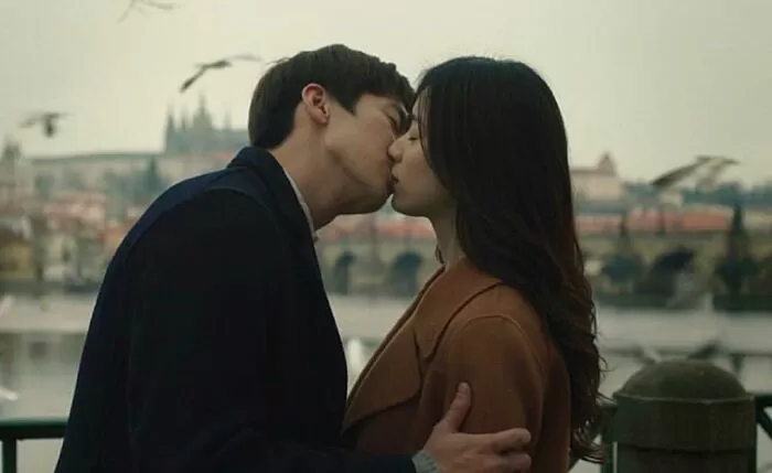 The Beauty Inside (2015) - Vẻ đẹp bên trong