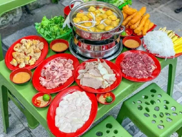 Lẩu Nguyệt