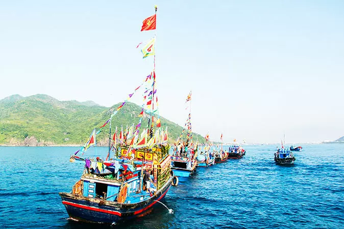 Bài số 9 - Thuyết minh về lễ hội Cầu ngư