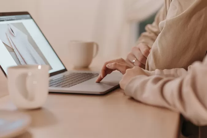 Bài văn số 5 - Internet khiến con người trở nên lười biếng hơn