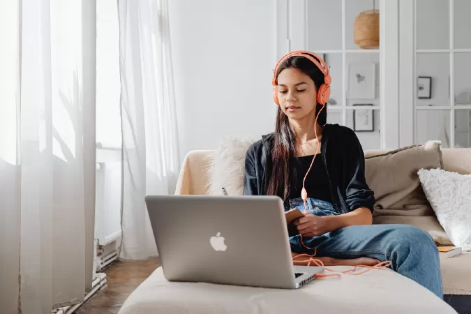 Bài văn số 6 - Internet khiến con người học tập hiệu quả hơn