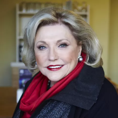 Barbara Taylor Bradford - Tổng tài sản 300 triệu đô la Mỹ