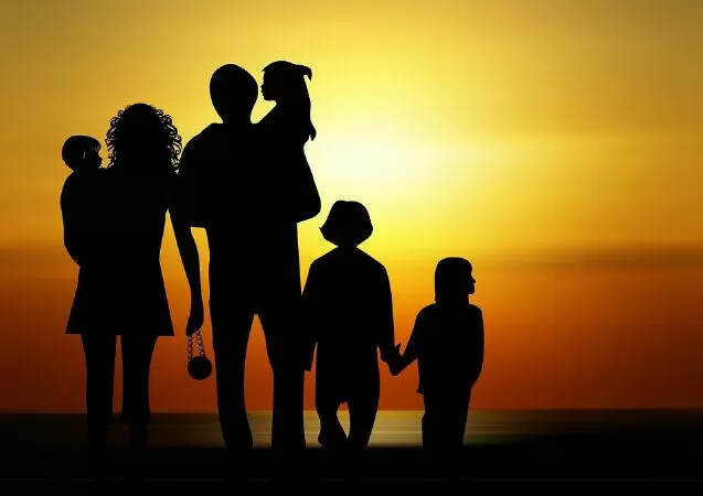 Mẫu 5 - Gia đình là món quà tuyệt vời, là tình cảm gắn bó không thể tách rời