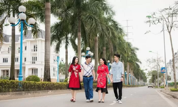 Mẫu 8 - Trong các thành viên cần có sự sẻ chia, yêu thương lẫn nhau thì gia đình đó sẽ luôn hạnh phúc.