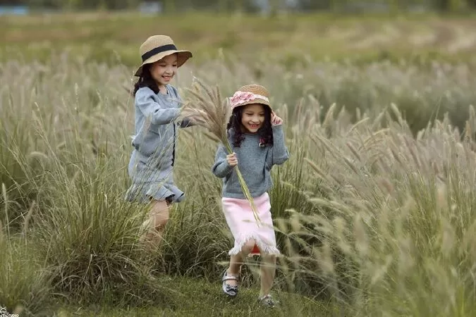 Top 17 đoạn văn, bài văn tả chị em gái hay nhất lớp 3