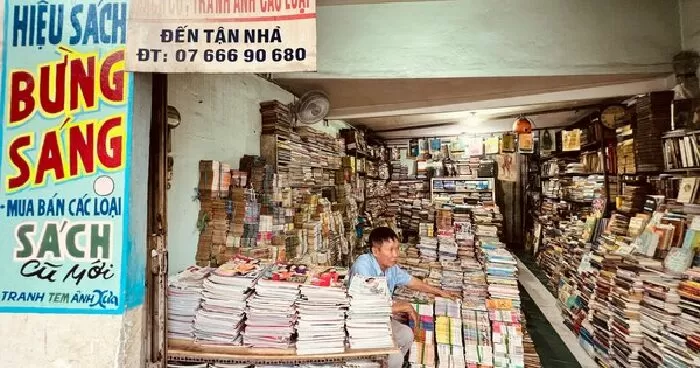 Hiệu sách Bừng Sáng