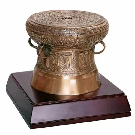 Top 10 đoạn văn tả trống đồng Đông Sơn hay nhất lớp 3