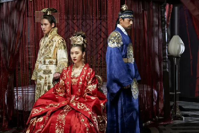 Hoàng Hậu Ki (2013)