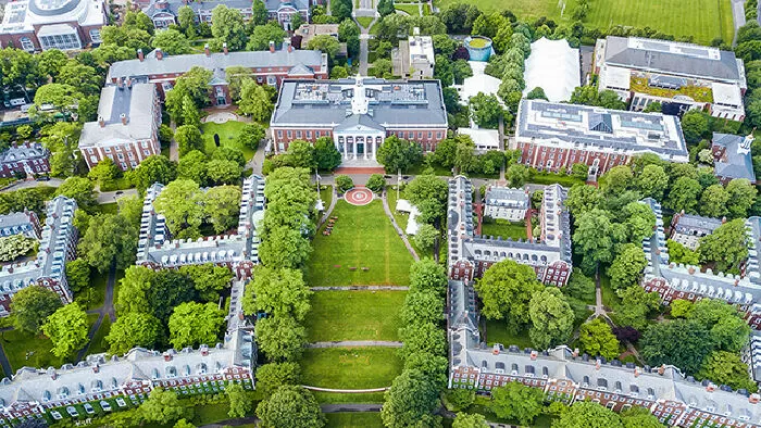 Top 1. Harvard University (Trường Đại học Harvard)