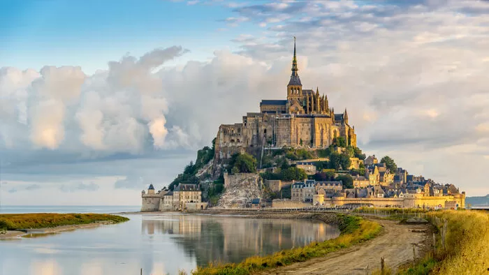 Lâu đài Mont Saint-Michel - Pháp