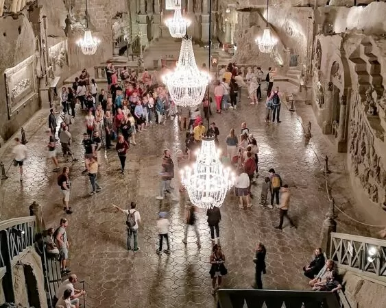 Mỏ muối hoàng gia Wieliczka và Bochina