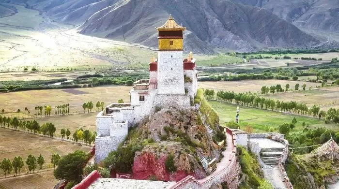Yumbu Lhakhang