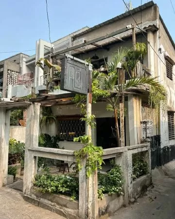 Trốn-Sài Gòn Café