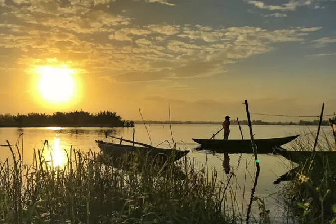 Bài văn mẫu hay phân tích bài thơ Thiên Trường vãn vọng - Mẫu số 5