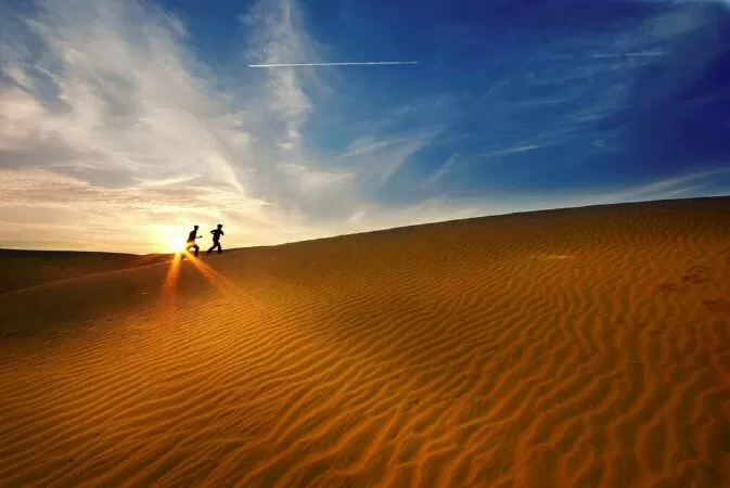 Bài văn hay phân tích Bài ca ngắn đi trên bãi cát - Mẫu số 8