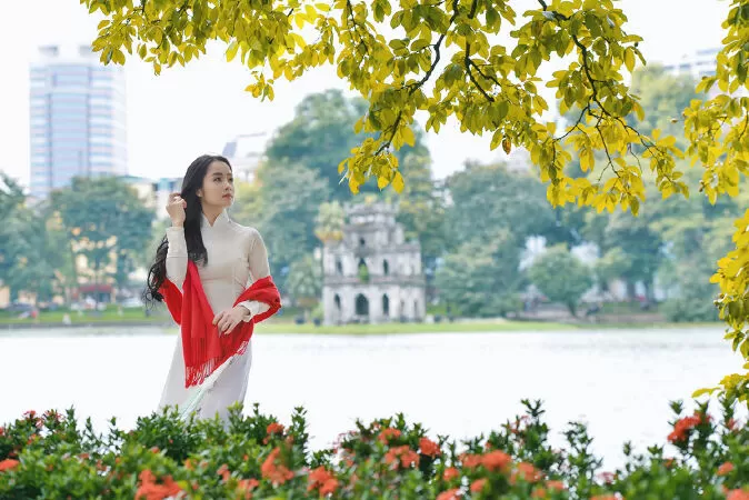 Bài văn phân tích nhân vật cô Hiền trong Một người Hà Nội - Mẫu số 1