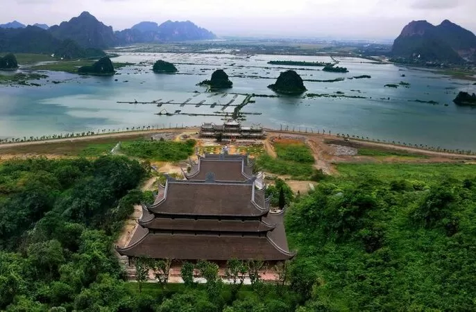 Chùa Tam Chúc - Ngôi chùa lớn nhất thế giới