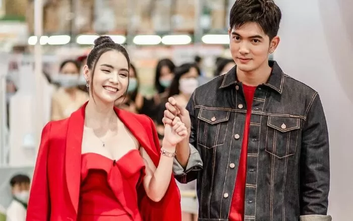 Mắt Xích Hận Thù