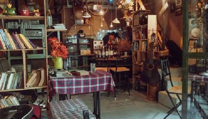 Phu Yen Wait Vintage Cafe