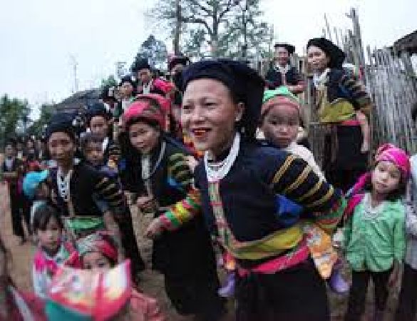 Awakening cattle together to welcome Tet of Lo Lo ethnic group