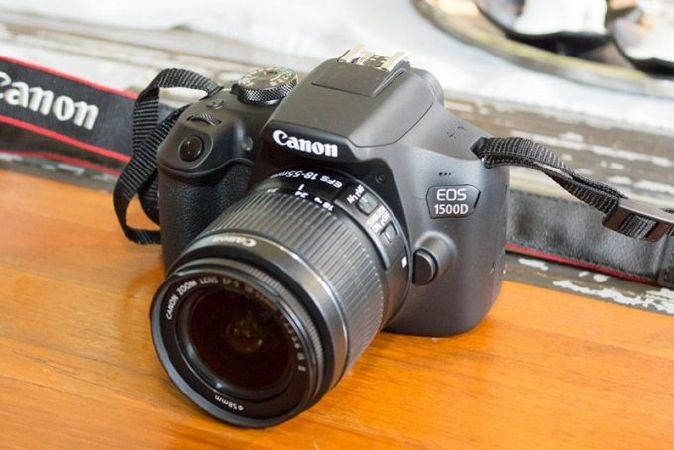 CANON 1500D