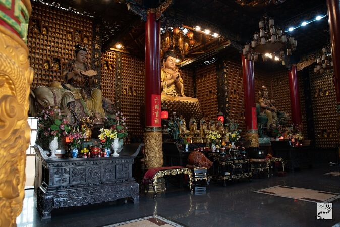 Thousand Buddha monastery 10.000 Buddhas Monastery